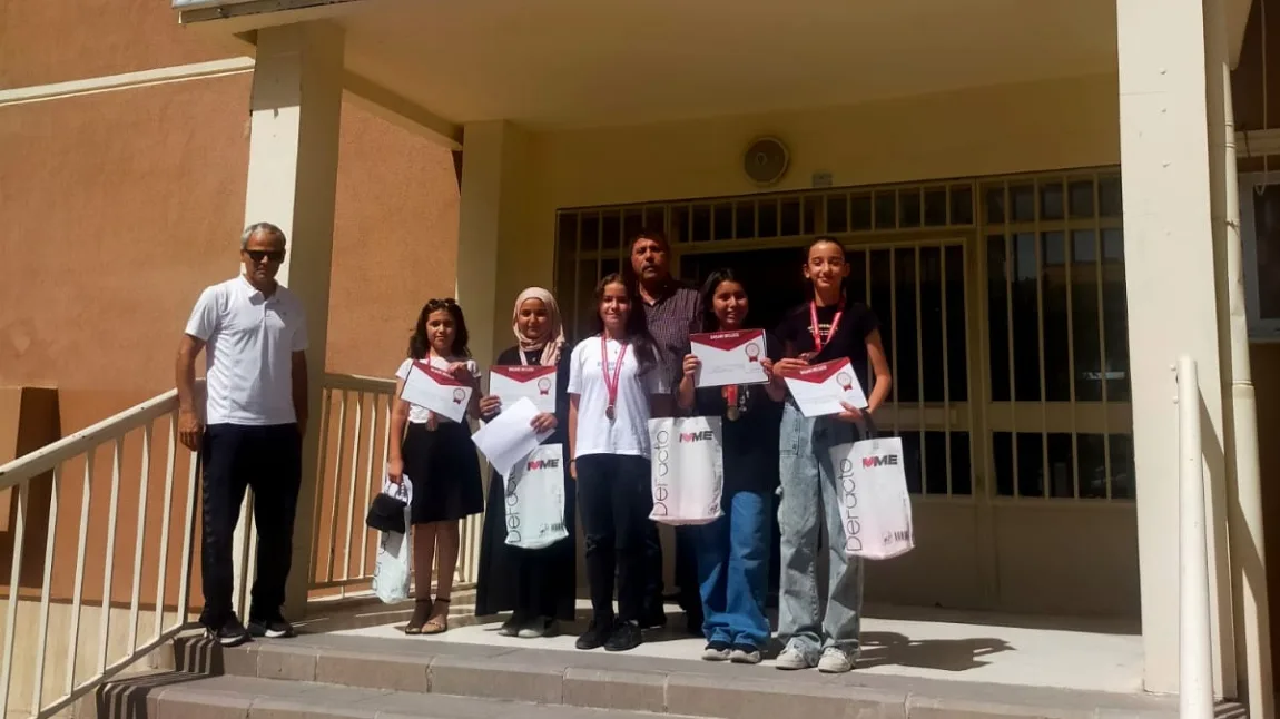 2023-2024 EĞİTİM ÖĞRETİM YILI SONUNDA DERECEYE GİREN ÖĞRENCİLERİMİZE ÖDÜLLERİNİ TAKDİM ETTİK