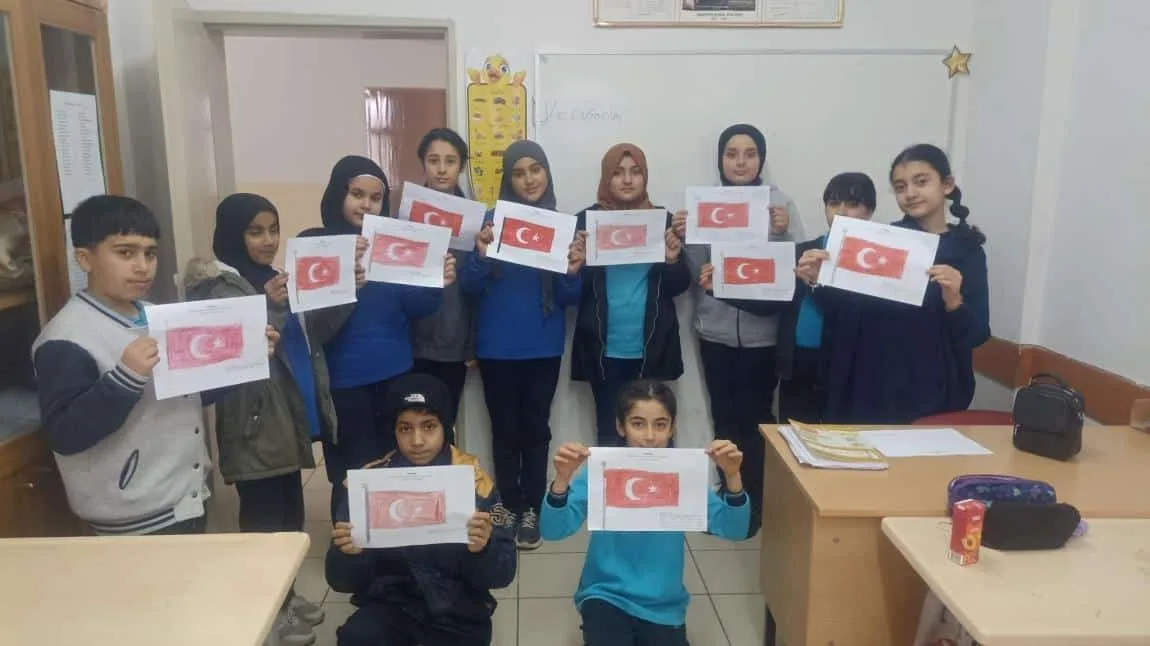İLK DERSİMİZ BAYRAK ETKİNLİKLERİMİZ