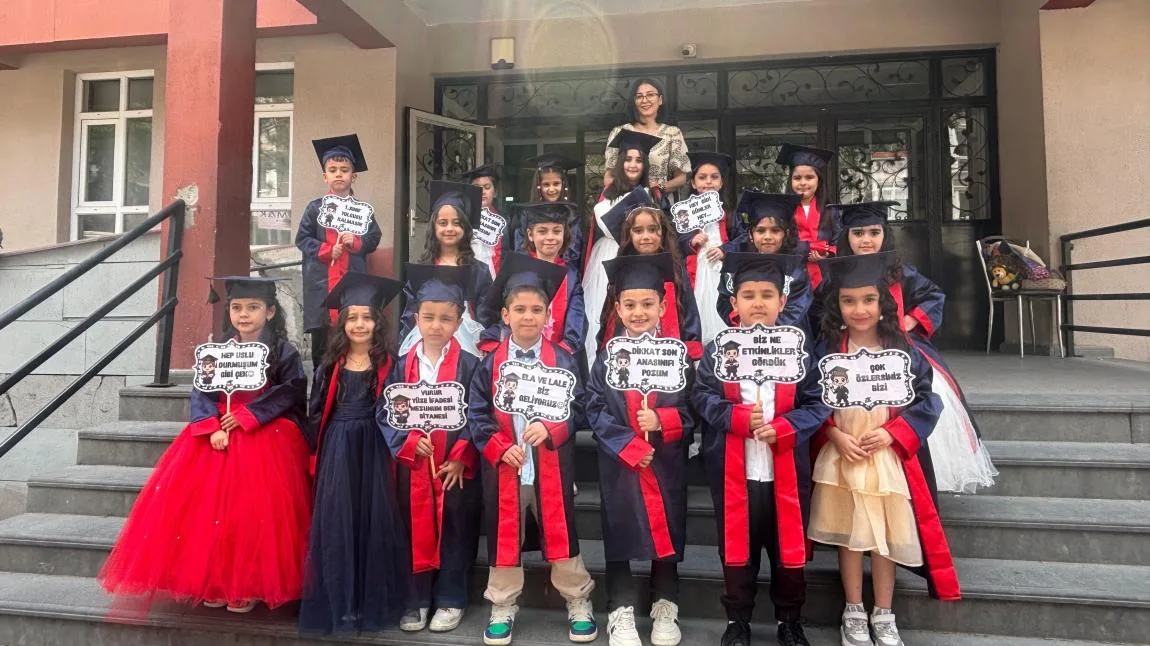 ANASINIFIMIZ MEZUN OLDU
