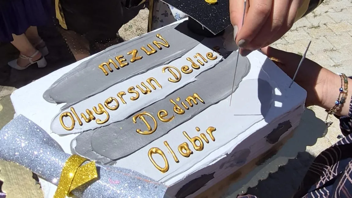 8/A Mezun Oldu
