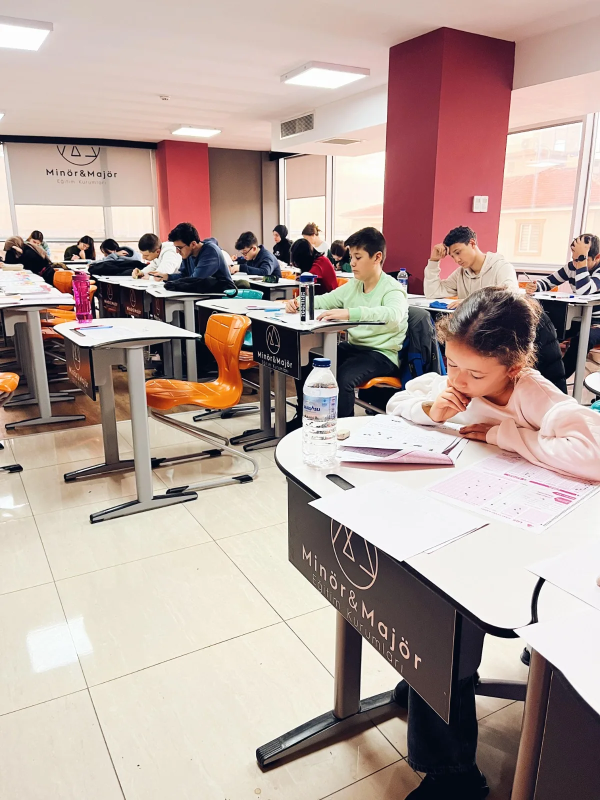 Minör & Majör Eğitim Kurumları sınıf ortamı