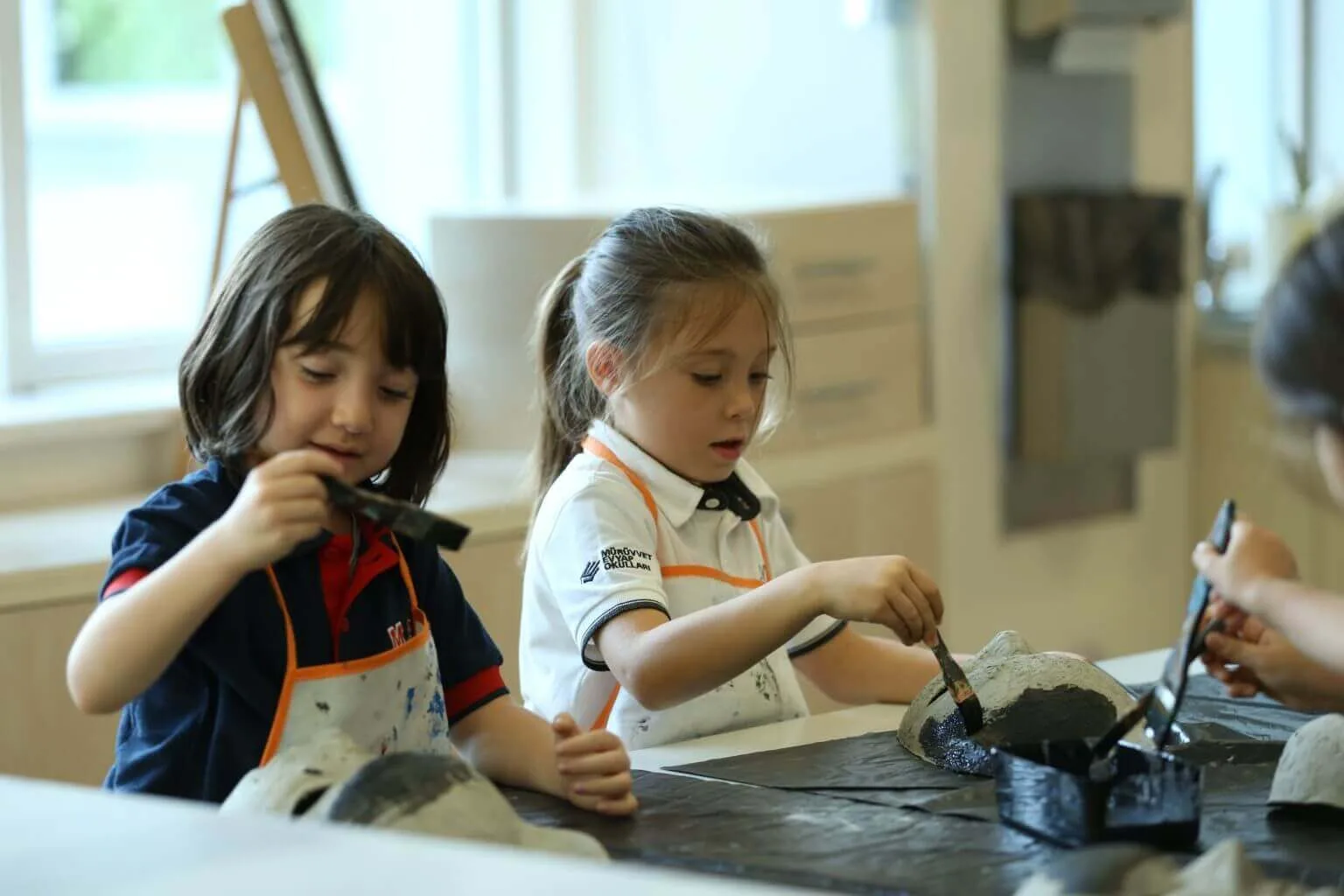 sanat-resim-evyap-okullari-gorsel-sanatlar-atolye-calismalari-anaokulu