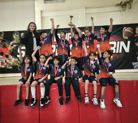 /img/2026/basketbolda-basari-gosteren-ogrencilerimizle-gurur-duyuyoruz_11041-mid.jpeg