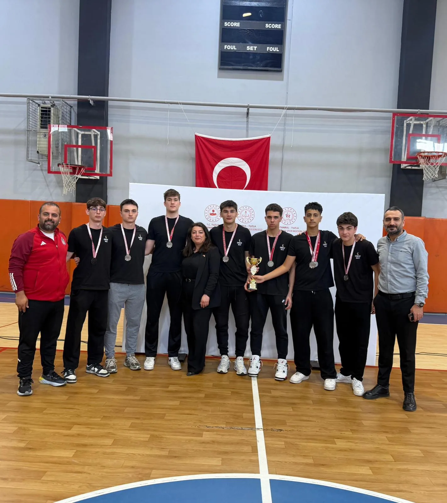 BASKETBOL TAKIMIMIZ FİNAL MÜSABAKASINI İKİNCİLİKLE TAMAMLADI