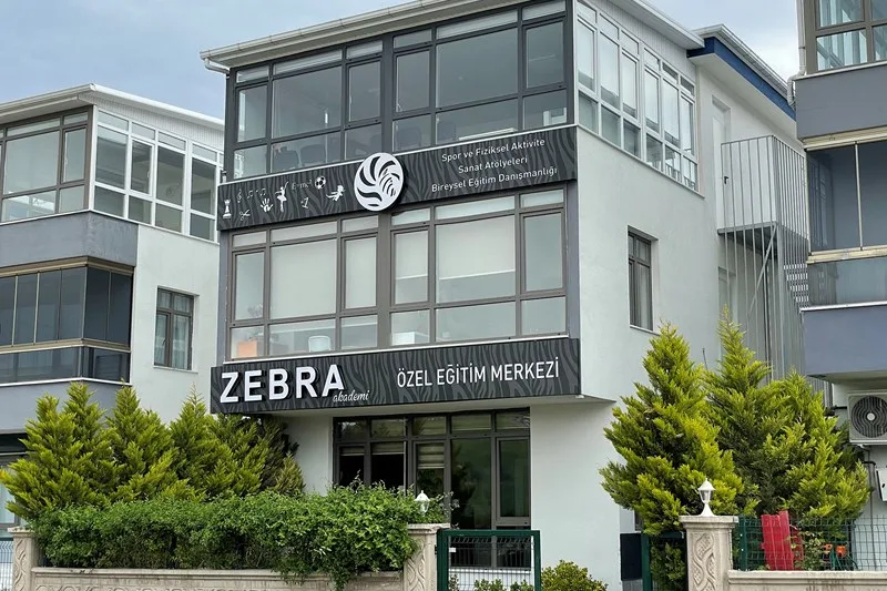 Zebra Akademi Dışarıdan Görünüş